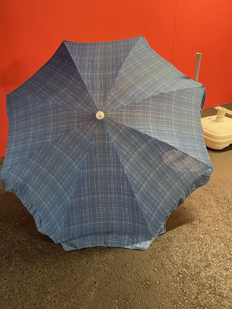 Sonnenschirme: Sonnenschirm Marktschirm rund mit Ständer – Neu (gemäss Beschreibung) aus Emmenbrücke von Ladyboutique 4