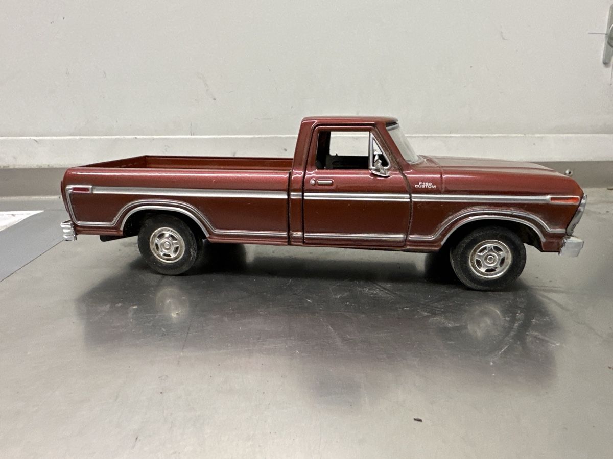 Ford Modellini d'auto: Oldtimer Ford F150 Custom Pickup Truck Model Car – Usato da Ueken venduto da crxundevo8 4