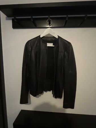Lederjacke von Boss — Reissverschluss klemmt
