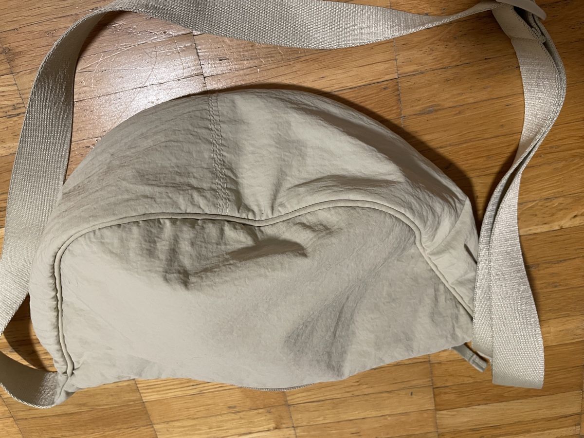 Uniqlo Sacs: Uniqlo Round Mini Shoulder Bag Beige – Neuf (Voir description) à Neuchatel par shi_9fzw 5