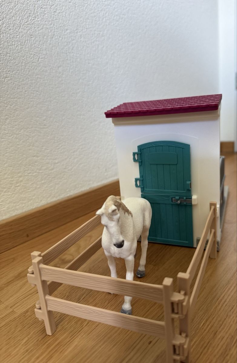 Schleich Giocattoli: Schleich Box mit Pferd – Usato da Samedan venduto da cobol01 1