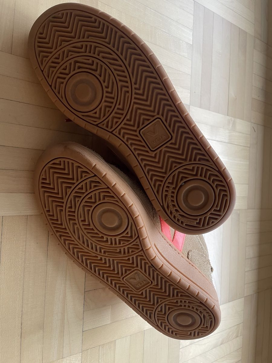 Veja Scarpe da donna: Veja Schuhe Gr. 39 – Usato da Mauren venduto da acht33null 3