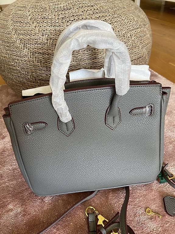 Borse da donna: Tasche  – Nuovo e nell'imballaggio originale da Ostermundigen venduto da Natalia1973 1