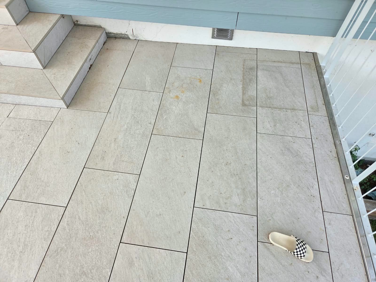 Rivestimenti per pavimenti: Terrassenplatten 27m2 Feinsteinzeugplatten 40/80 cm – Usato da Einsiedeln venduto da Svenkurt 8