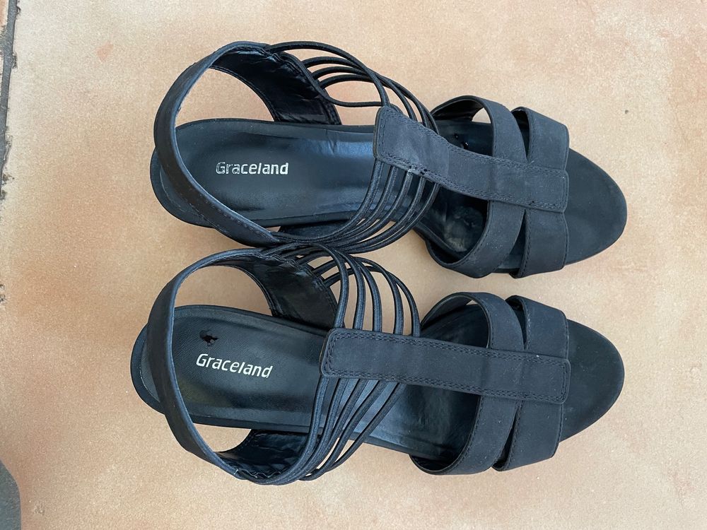Lach Erfenis Beschrijven Graceland schwarze Sandalen kleiner Absatz | Kaufen auf Ricardo