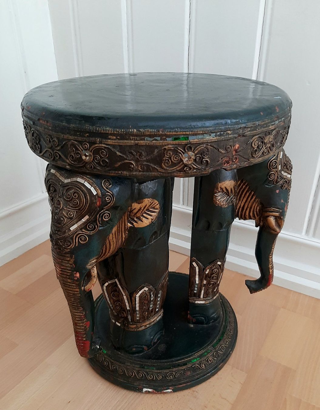 Sgabelli: Alter exotischer Hocker – Usato da Arbon venduto da torso444