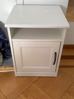 Nachttisch weiss mit Ablagefach gebraucht guter Zustand.
