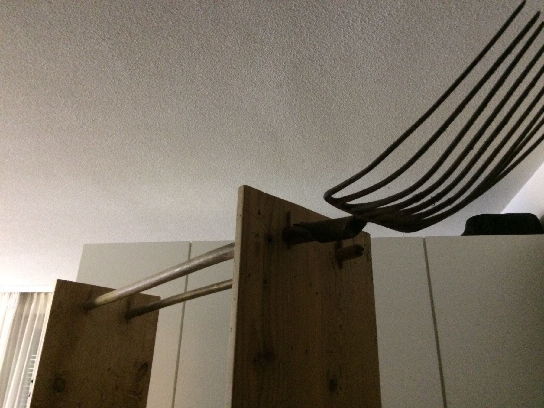 Guardaroba: Garderobe Holz Einzelanfertigung – Usato da Ennetmoos venduto da Tabakfrei 1