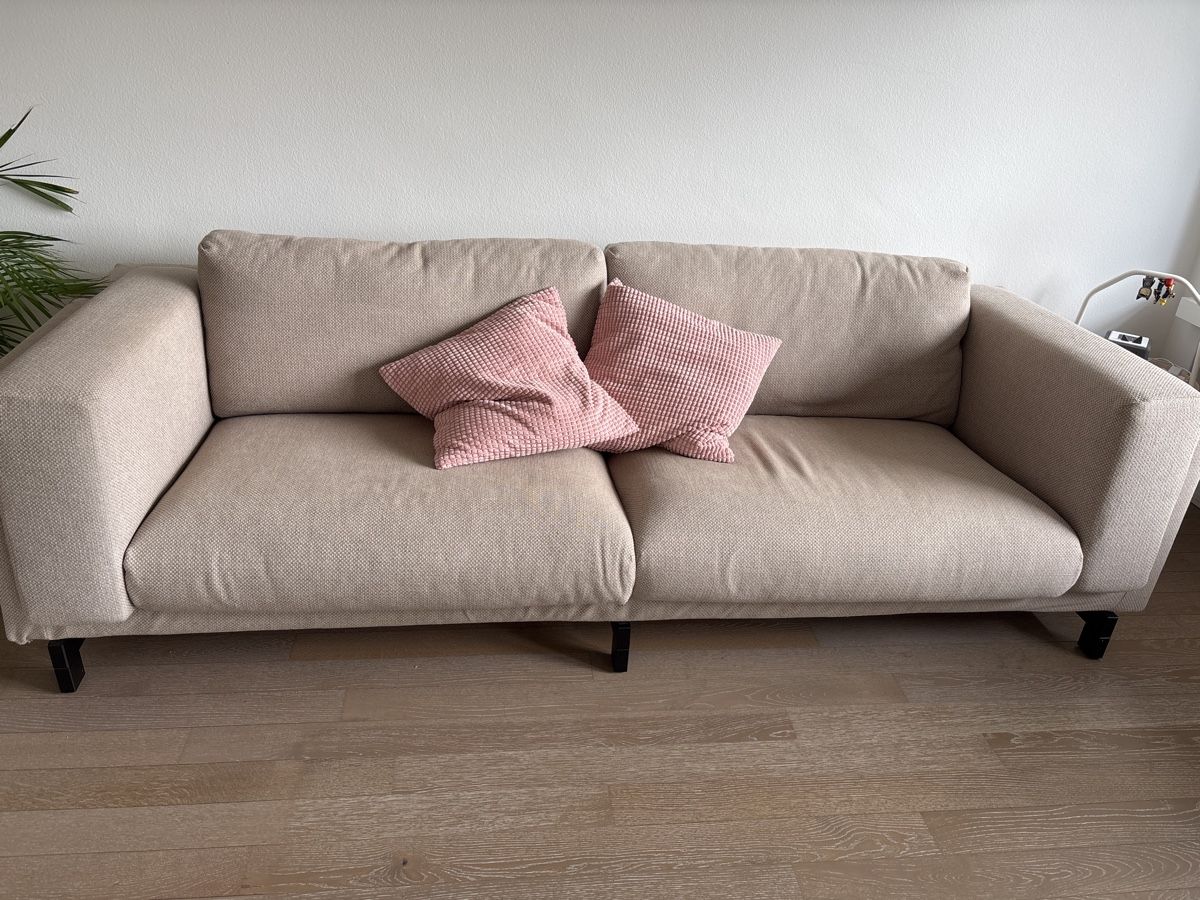 Sofas: Comfortable 3 seater sofa - Perfect for cozy evenings! – Gebraucht aus Zürich von muz_5h6k