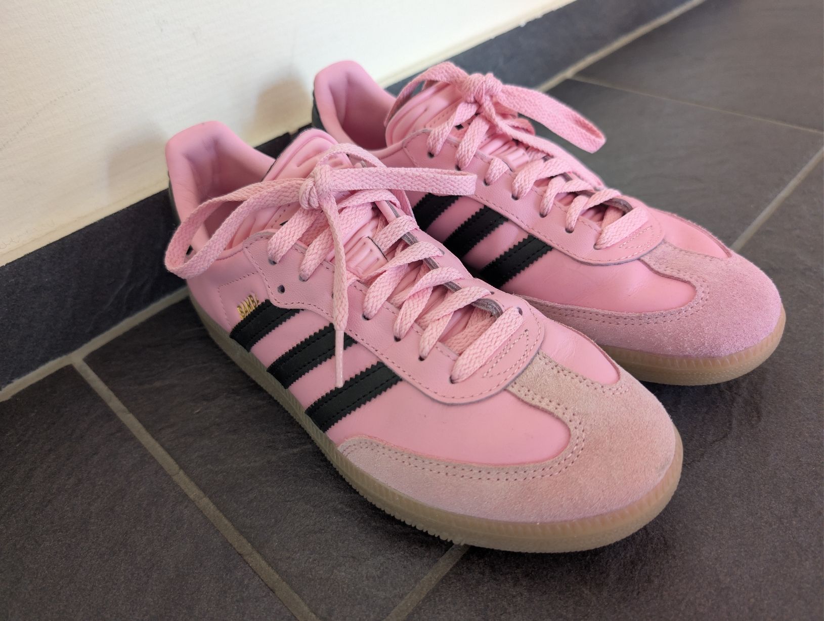 Adidas Scarpe da uomo: Adidas Samba Messi Pink – Nuovo (secondo la descrizione) da Kleinandelfingen venduto da ginaaks 1