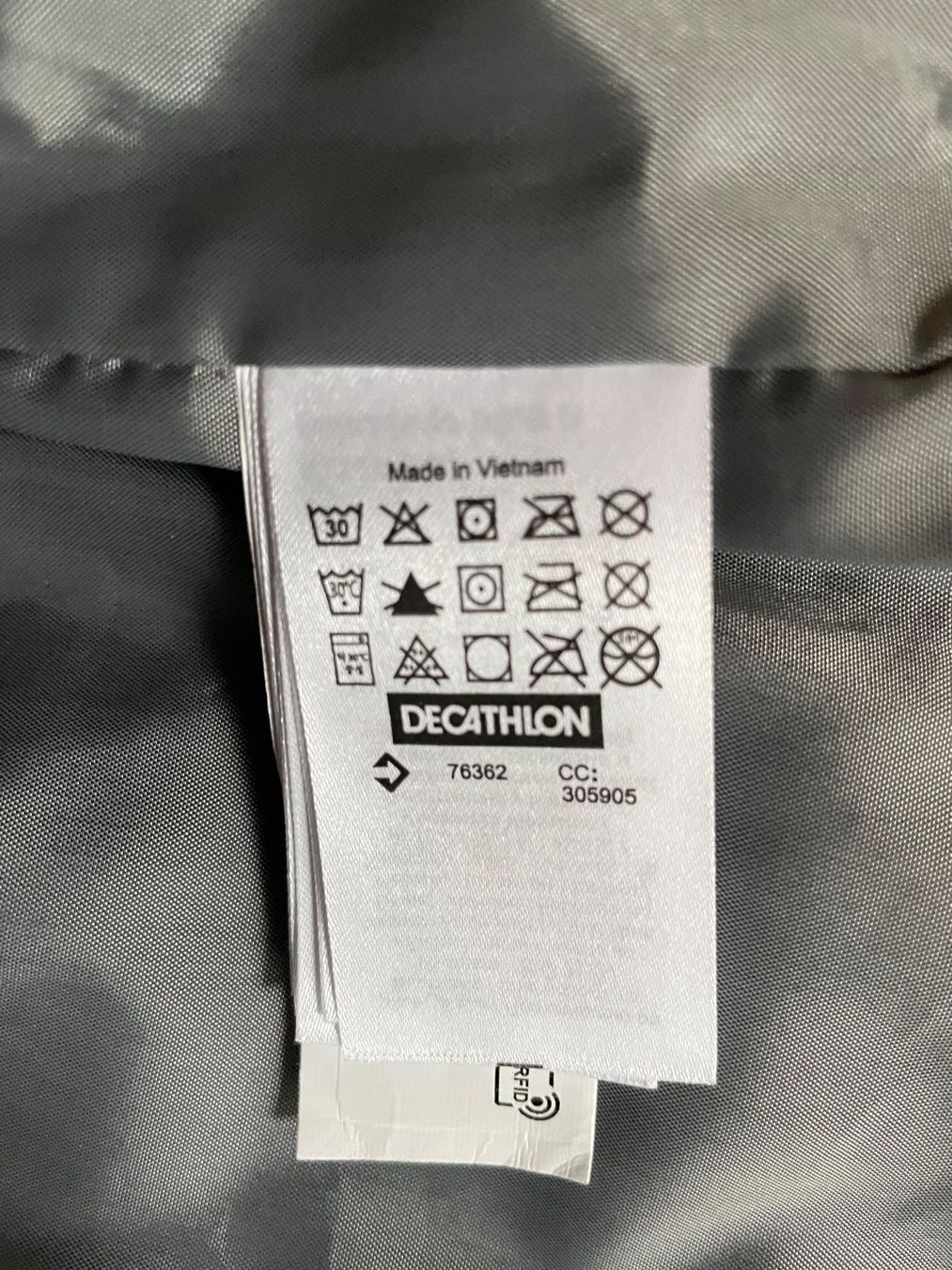 Decathlon Sonstige Mädchenkleider: Gilet, Gr. 152, ideal fürs Reiten oder Sport – Gebraucht aus Cham von 2eye 4