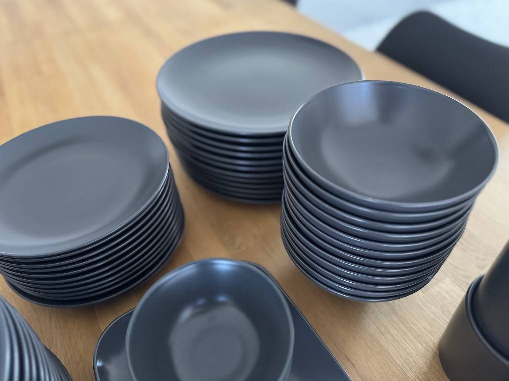 Ikea Set di piatti: Geschirrset in Anthrazit, modernes Design – Usato da Stein AG venduto da noahstr 3