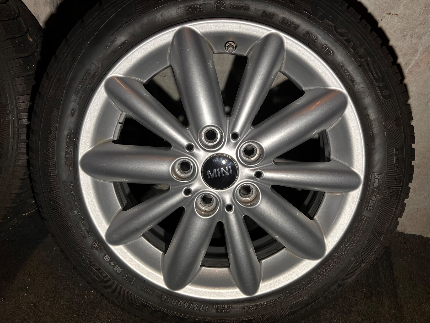 Cooper Pneus & Kompletträder: 4 Mini Cooper S Alufelgen ink. Winter Pneu – Gebraucht aus Trimmis von Susigsxr1 3