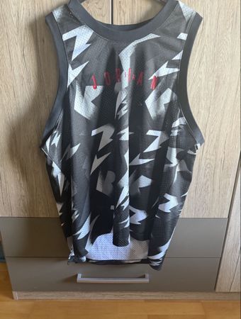 Jordan Basketball Jersey XXL Black White Red Pattern