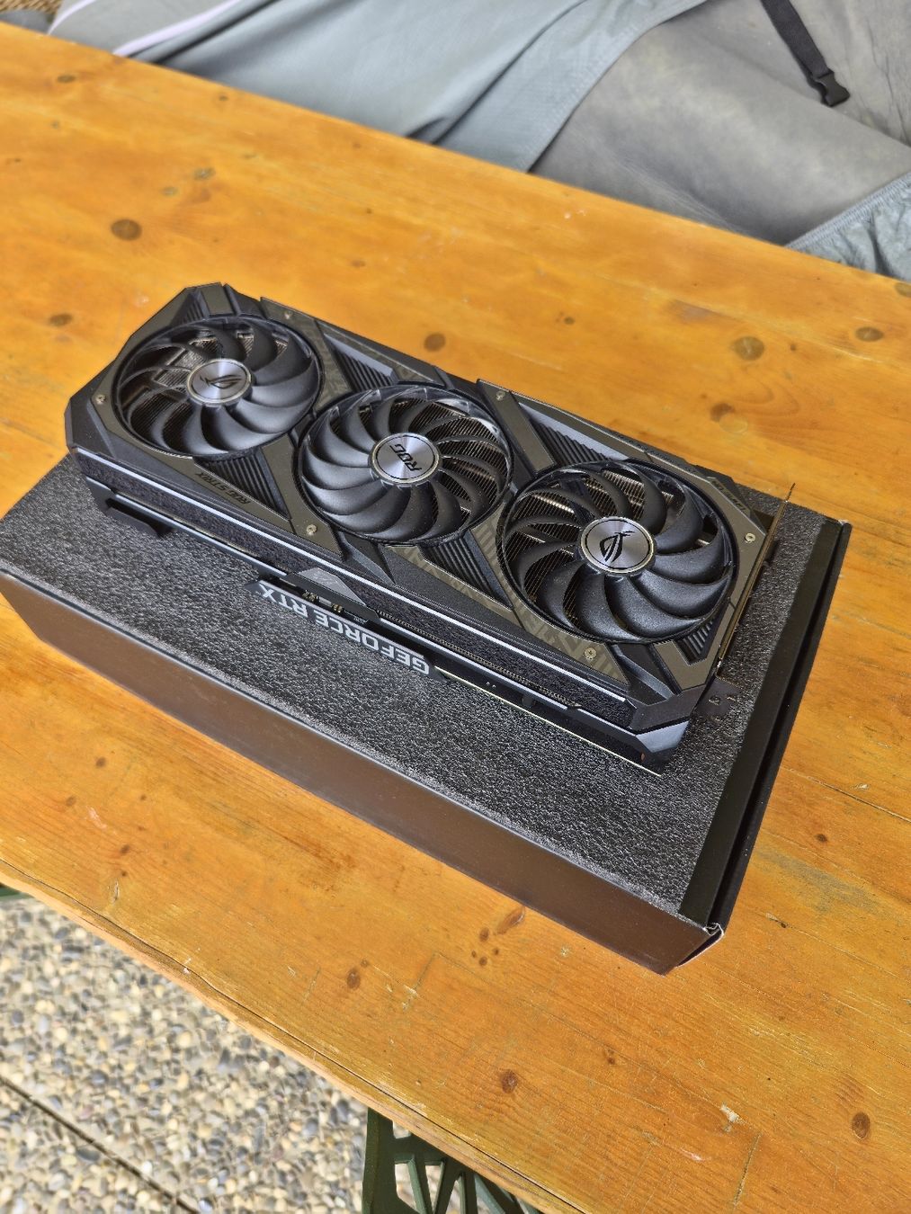 Asus Cartes graphiques: Asus ROG Strix RTX 3070 Ti - Top Zustand! – D'occasion à Ennetbürgen par m_m_zm2j 2