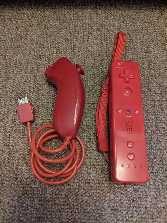Roter Wii Controller mit Nunchuck Kaufen auf Ricardo