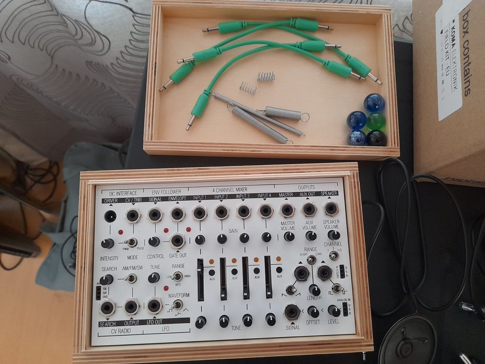 KOMA Field Kit, Eurorack Panel, Exp. Kit, Patchkabel usw. Kaufen auf
