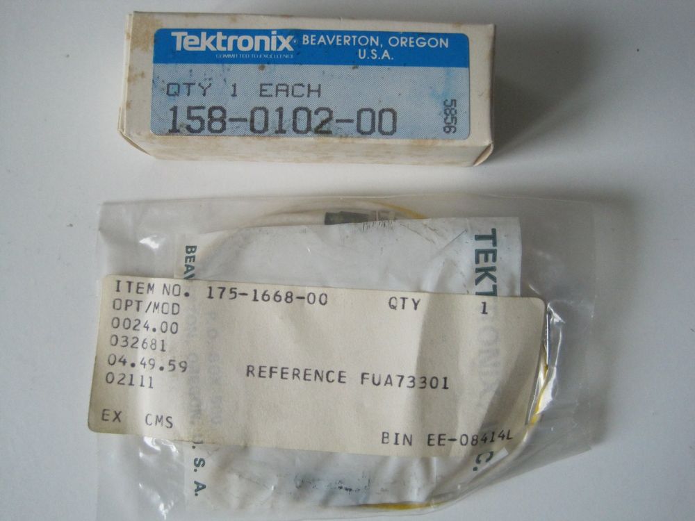 Manuale Di Servizio Tektronix 7L5 Con Pieghe 11x17 E Coperture Protettive In Plastica