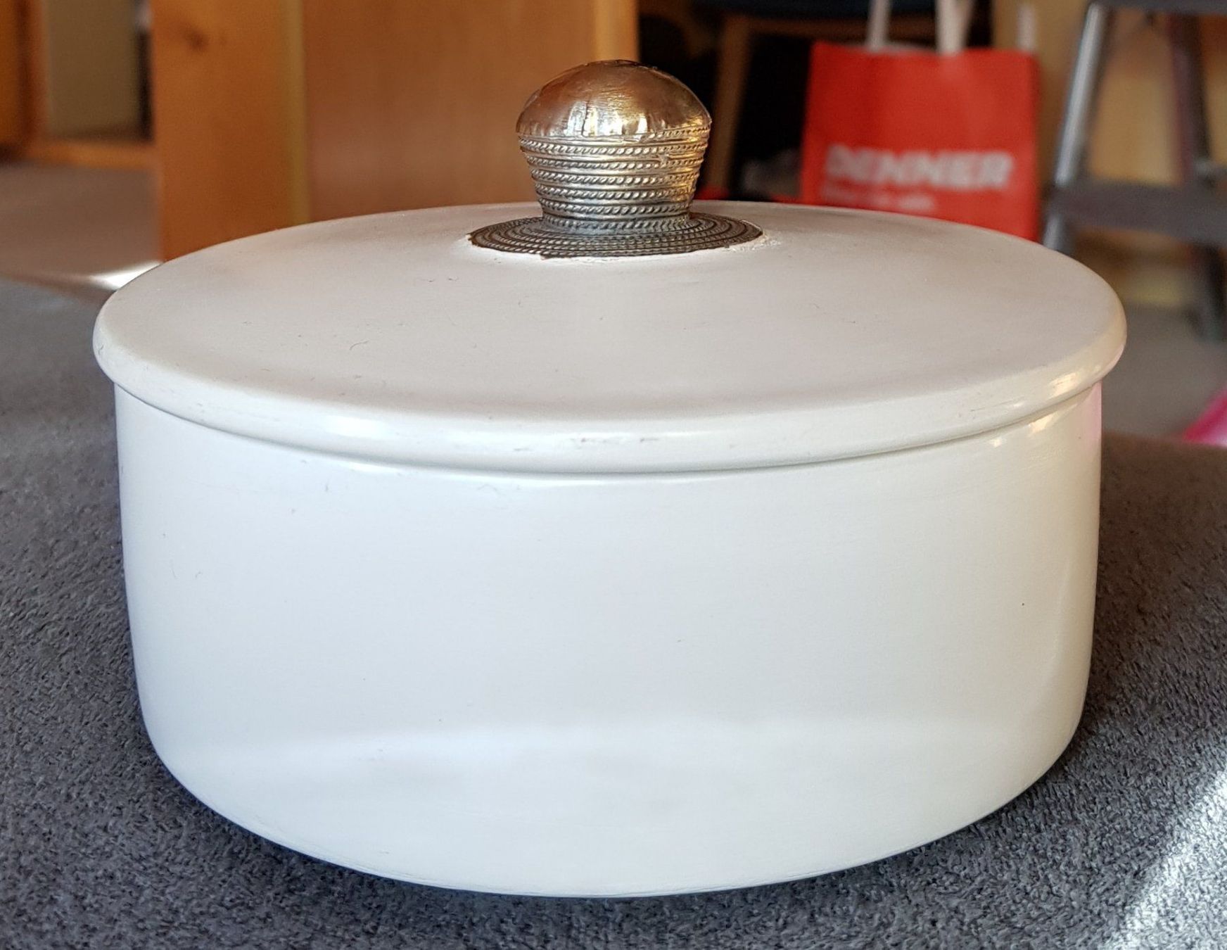 Töpfe: Keramictopf mit Deckel – Neu und originalverpackt aus Zweisimmen von Adorable