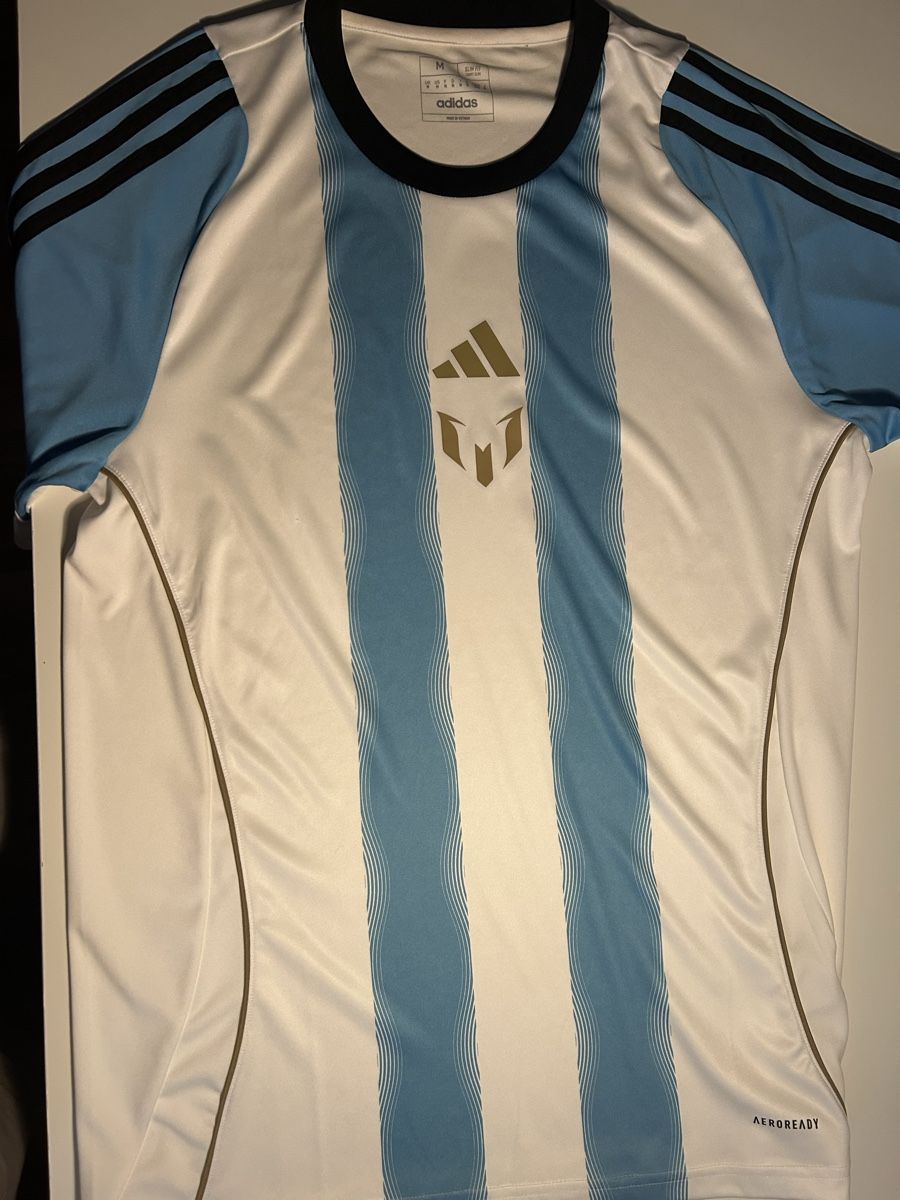 Adidas Leibchen & Hosen: Argentinien Special Edition Messi Trikot – Neu (gemäss Beschreibung) aus Kirchberg BE von inmediasres