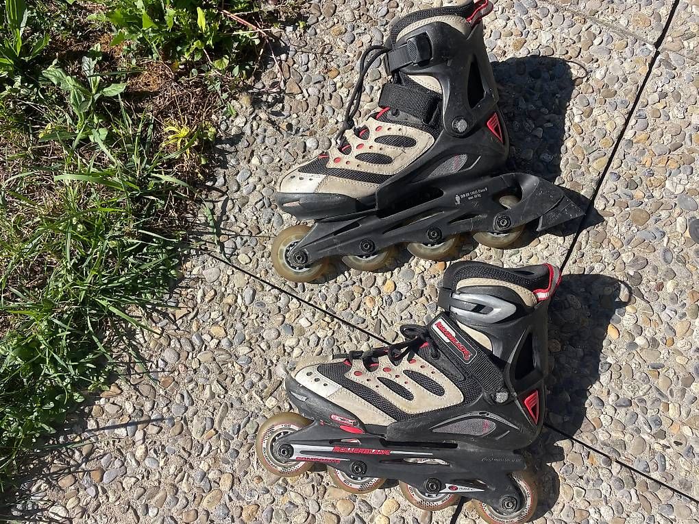 Inline-Skating & Rollschuhe: A vendre patins Rollerblade ajustables de 36 à 40 – Gebraucht aus St-Légier-Chiésaz von mir_x86m