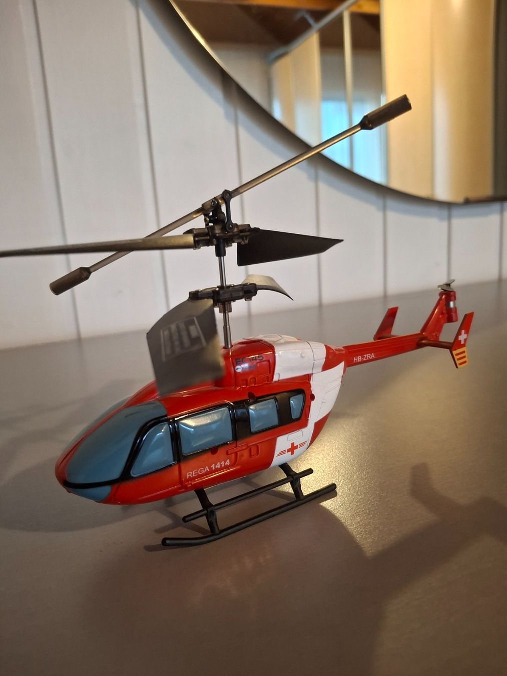 Revell RC Modellbau: Modellhelikopter  REGA EC 145  Revell – Defekt aus Wagen von Leleu