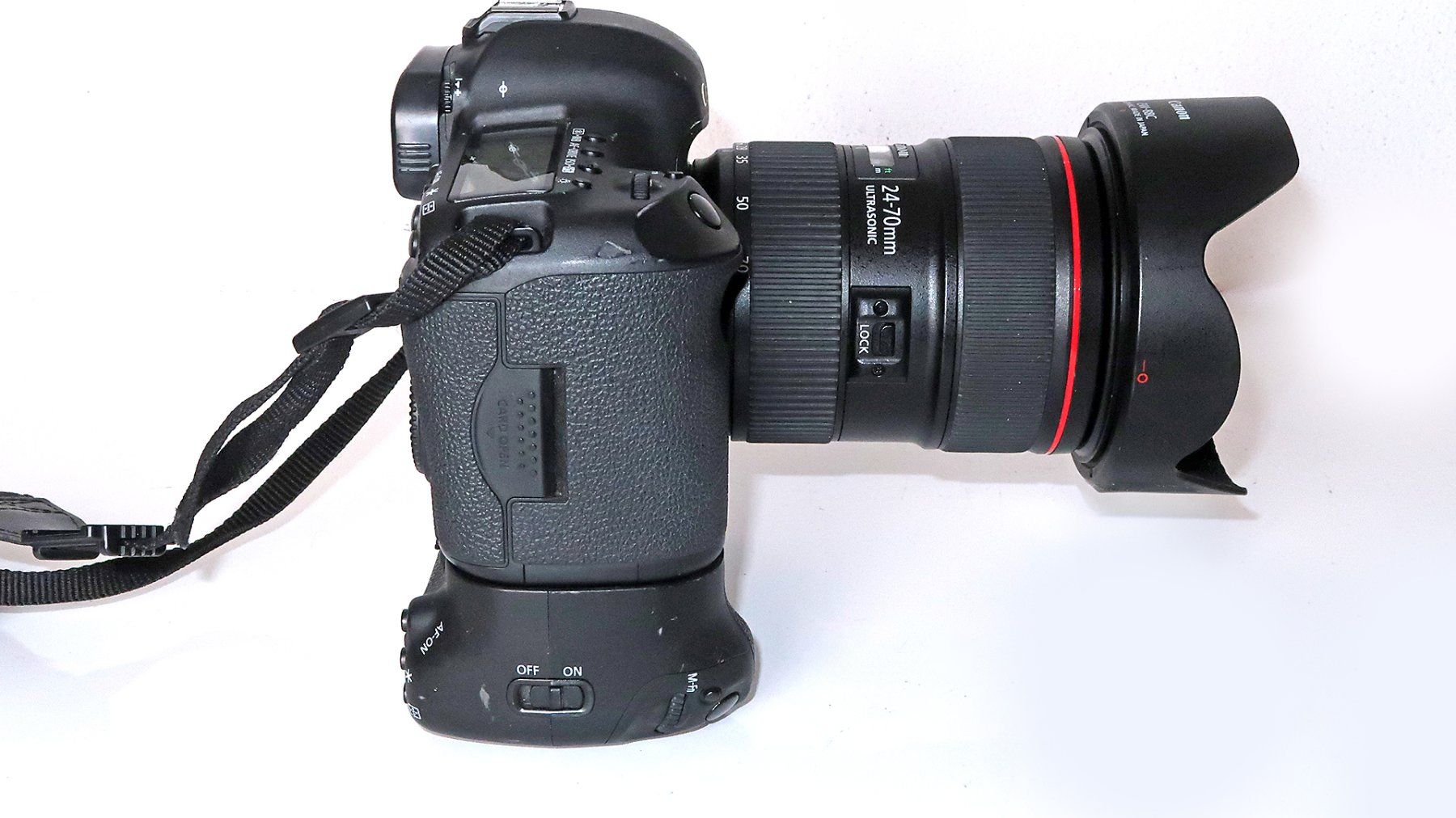Canon Appareil photo: Canon EOS 5D Mark III Digitalkamera mit Objektiv und Blitz – D'occasion à Uster par Mruedis 1