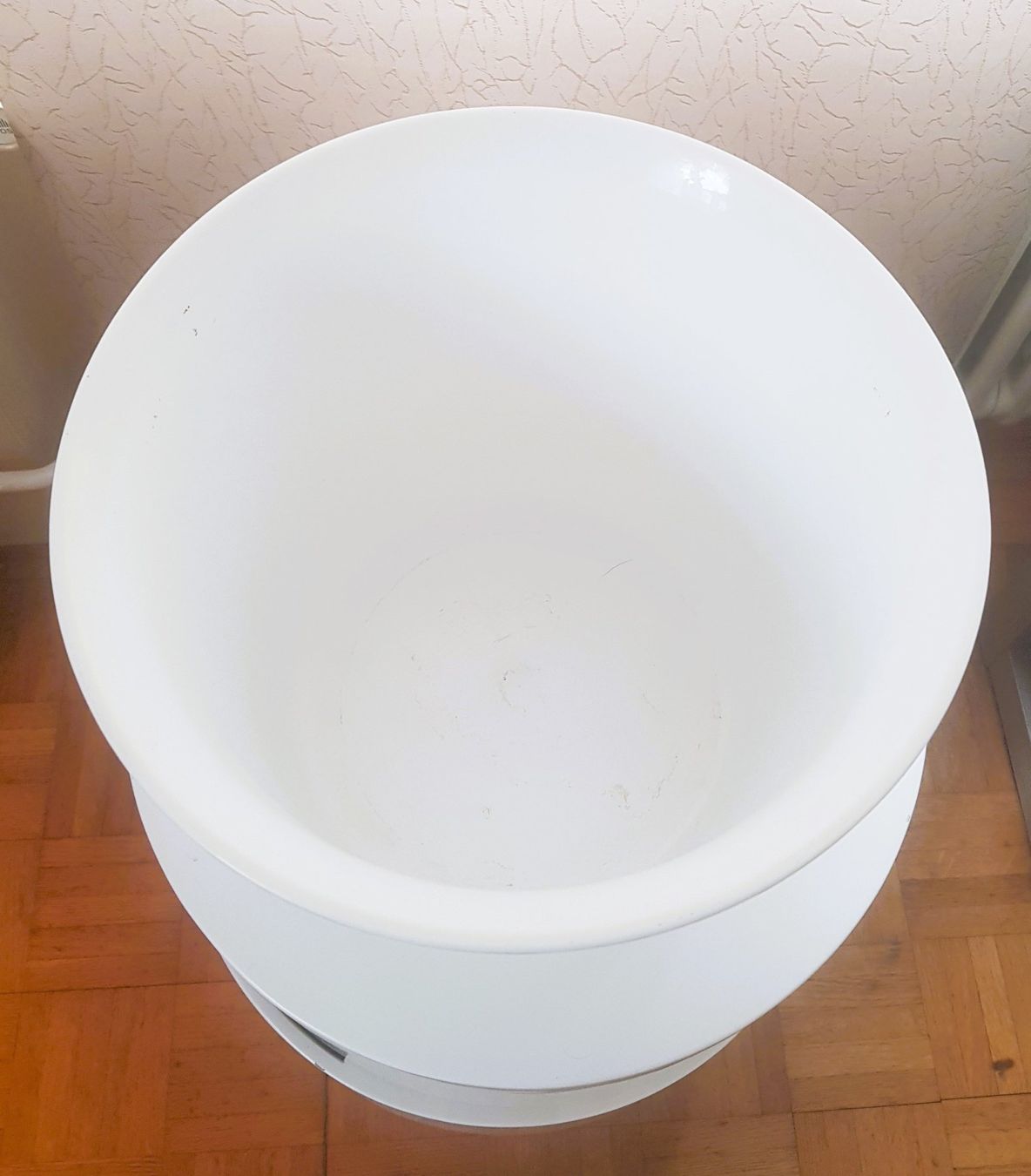 Blumentöpfe: Grosser weisser Blumenübertopf Keramik – Neu (gemäss Beschreibung) aus Winterthur von Joschko 1