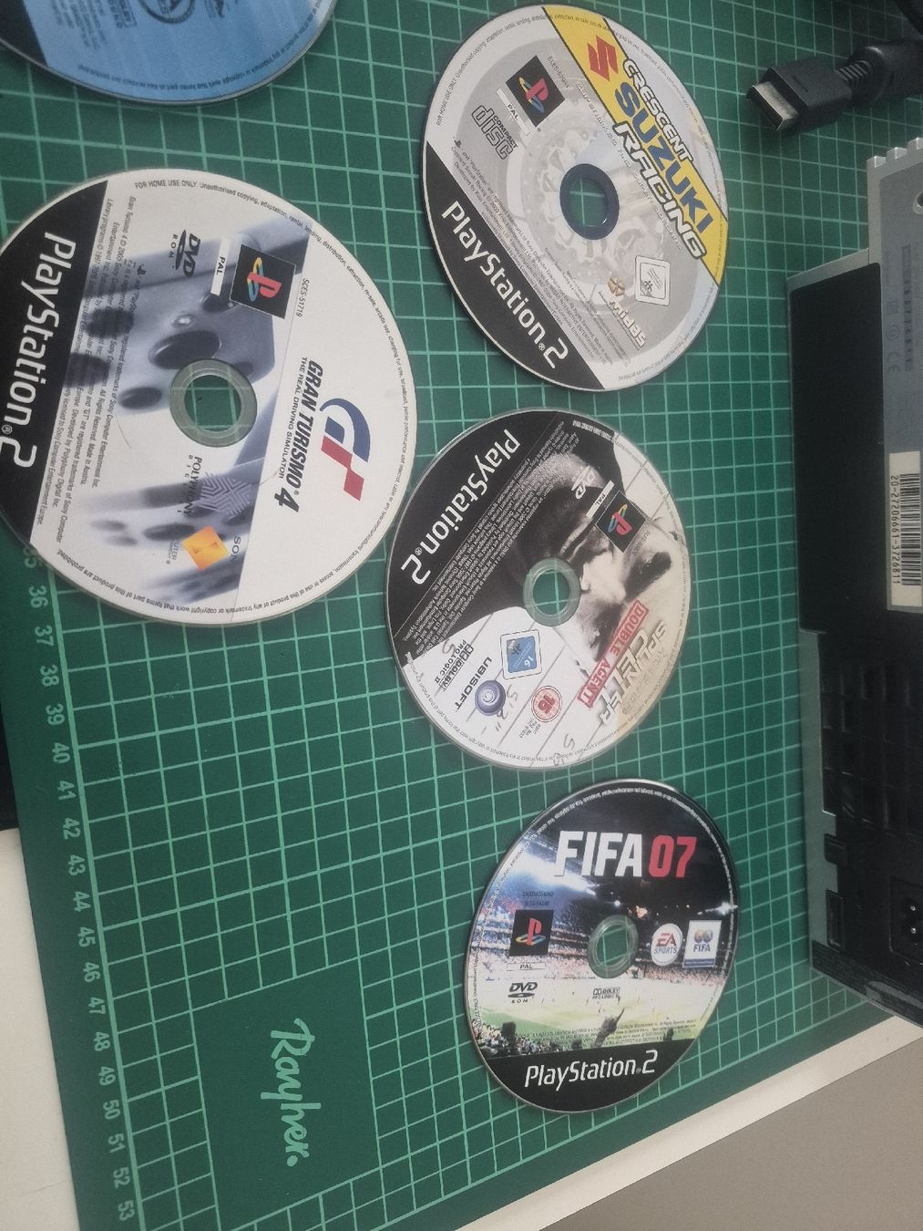 Sony Console: Playstation 2 Console with 7 Games used PS2 – Usato da Meyrin venduto da Retro-GZ 5