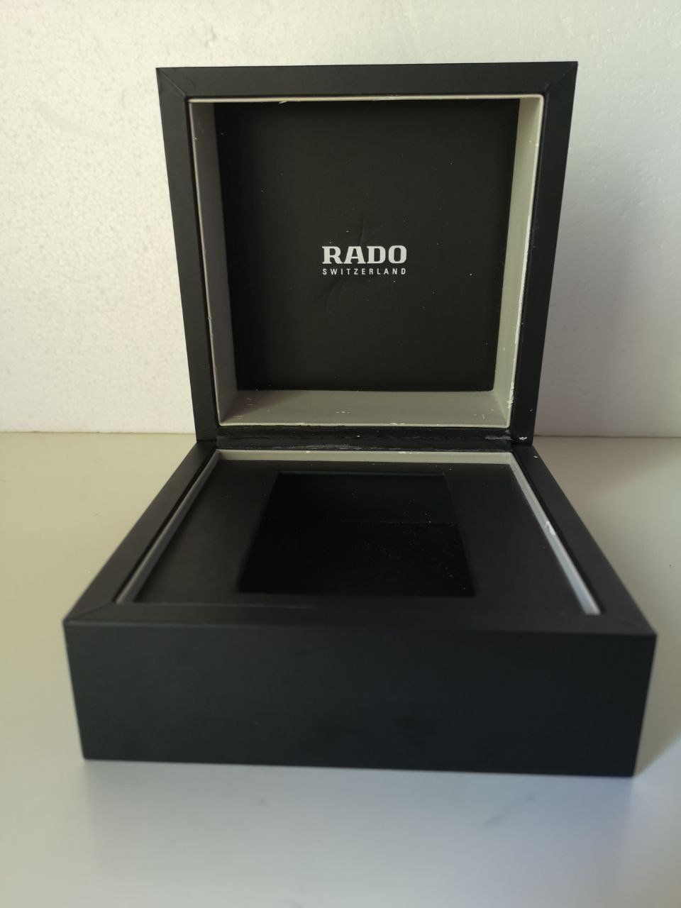 Rado Orologi: Rado-Uhrenbox – Usato da Bern venduto da Yunkom