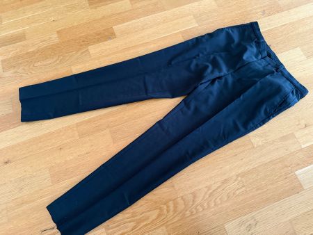 Neuwertige Buntfaltenhose von Hugo Boss grösse 46
