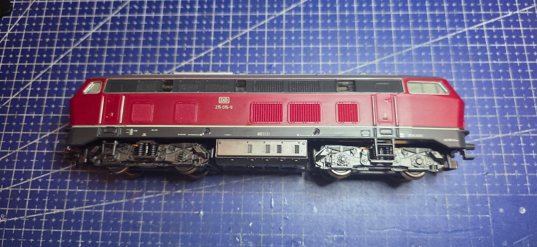 Roco Modelleisenbahnen: Roco DB BR215 015-9 HO/DC analog – Gebraucht aus Hochfelden von Danizh0