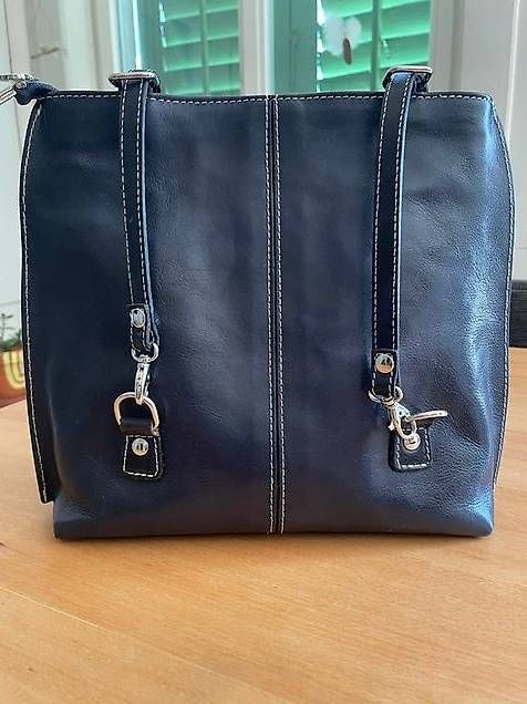 Taschen für Damen: Lederhandtasche – Gebraucht aus St.Gallen von NOVEMBER01 1
