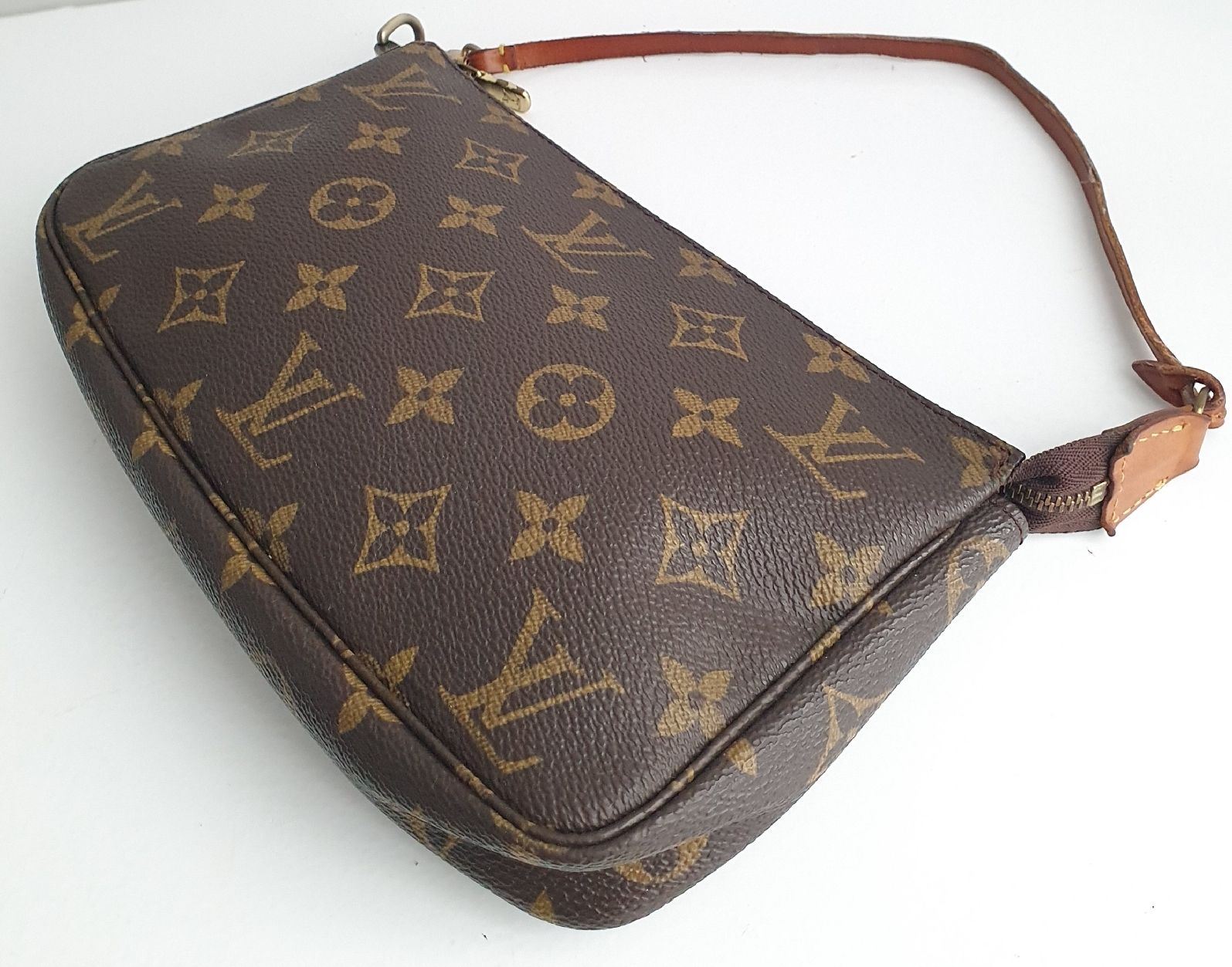 Louis Vuitton Borse da donna: Louis Vuitton Pochette Accessoires Monogram Canvas – Usato da Niederteufen venduto da Mira_72 8
