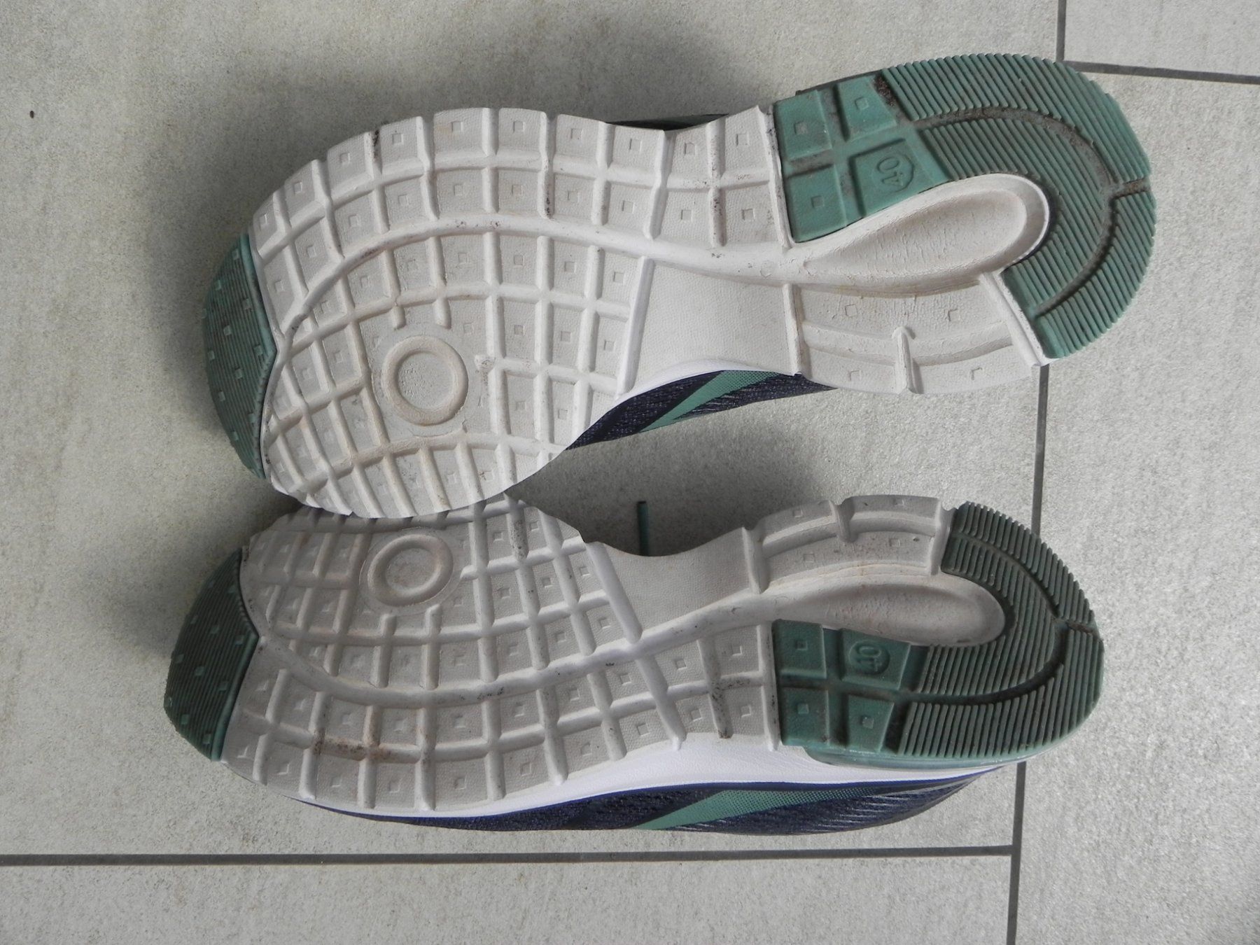 Scarpe da uomo: Sneaker Sportschuhe Gr. 40 – Usato da Stallikon venduto da pcerny16 2