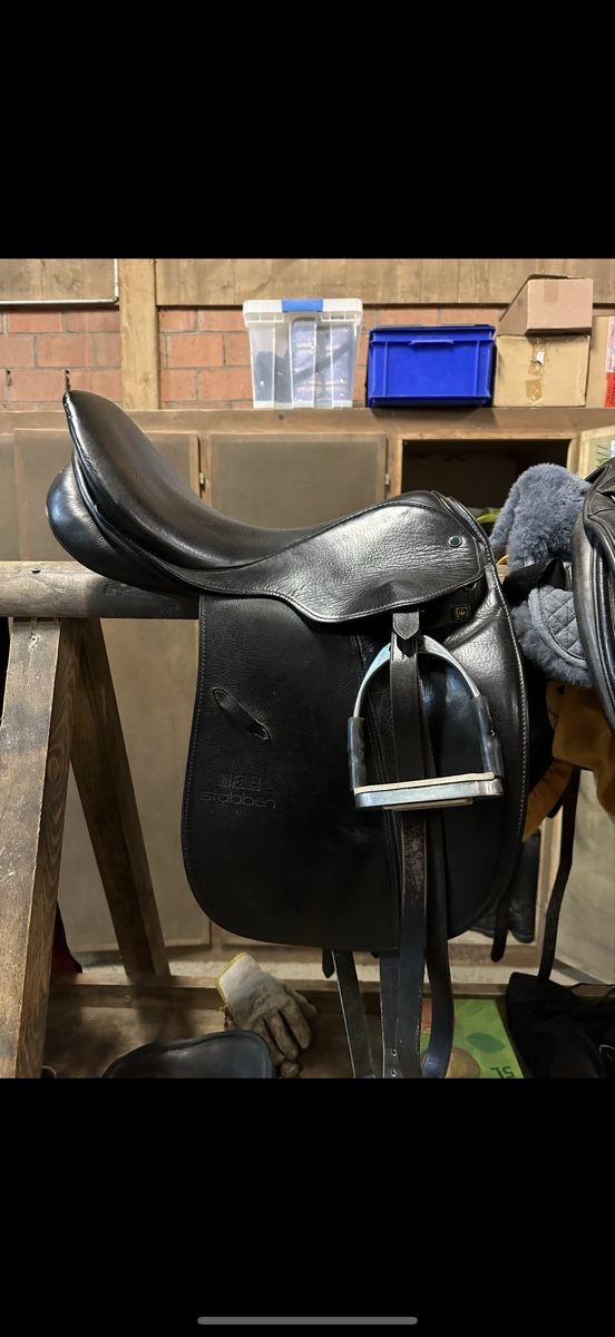 Selle & Accessori: Stübben Dressursattel – Usato da Schinznach-Dorf venduto da Ladjie-Aa