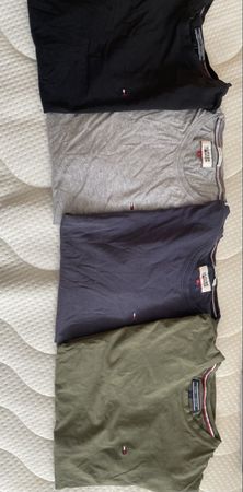 Tommy Hilfiger T-Shirts 4er Pack Grösse S – 4 T-Shirts
