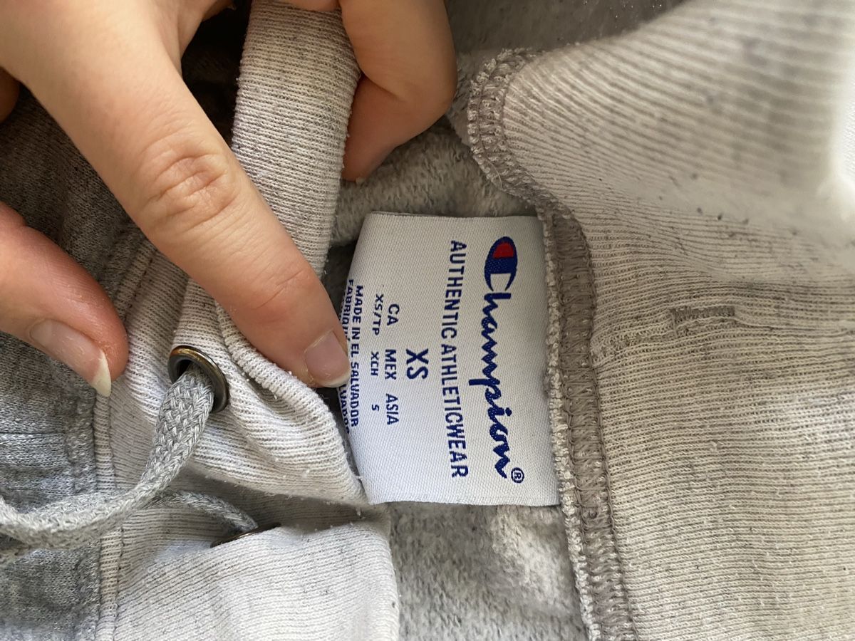 Champion Pantaloni: Champion Jogginghose Grau – Usato da Zürich venduto da yae56 1