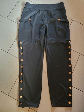 Hosen mit Druckknöpfen Grösse 1XL neuwertig