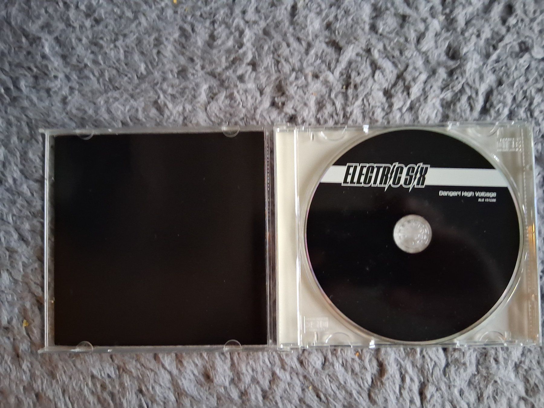 CD: ELECTRIC SIX     DANGER!  HIGH VOLTAGE    CD – Usato da Wetzikon ZH venduto da Ramones01 2