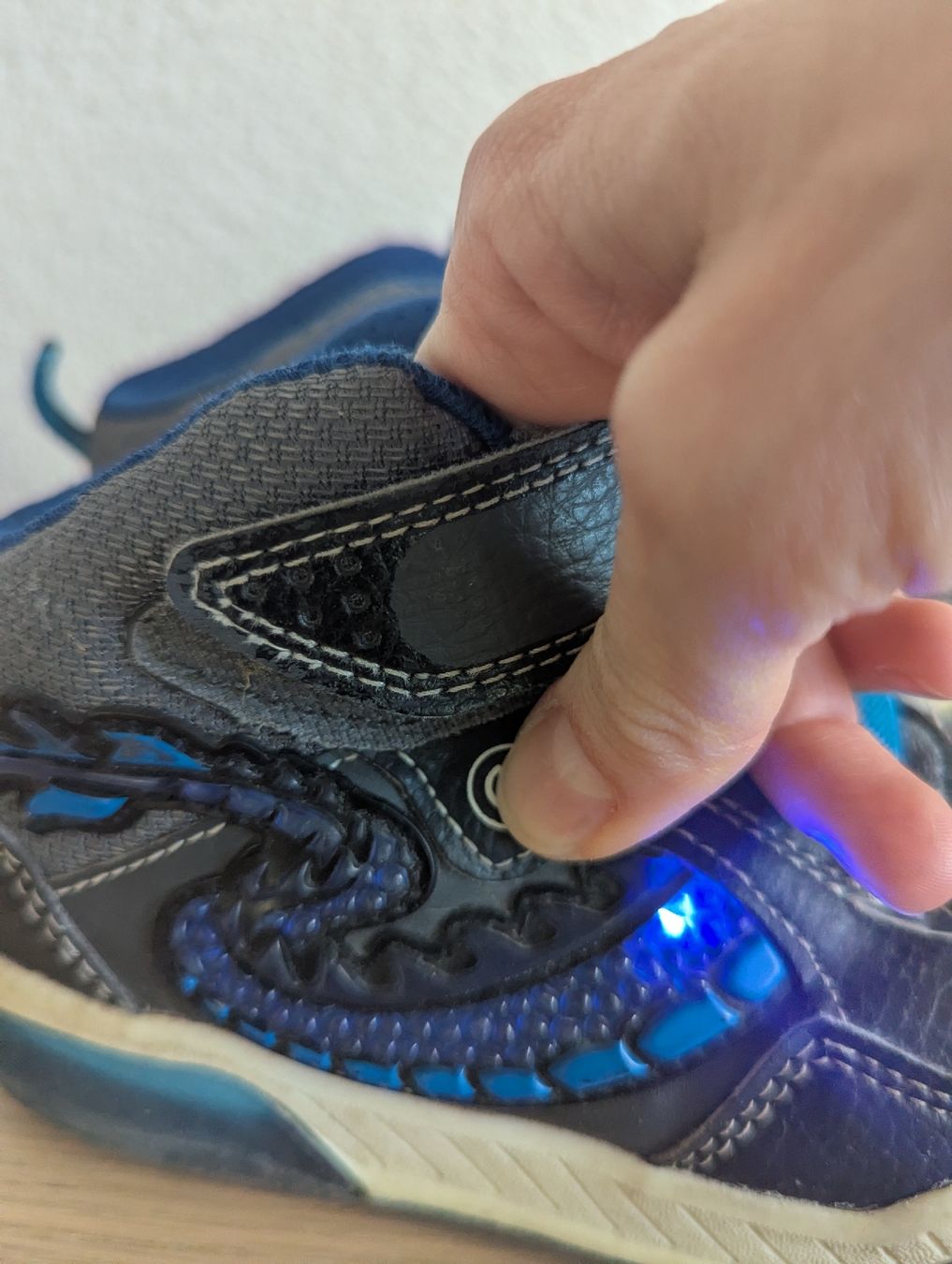 Geox Scarpe per ragazzi: Kinder Geox Schuhe Gr.26 – Usato da St. Gallen venduto da Mosaika 3