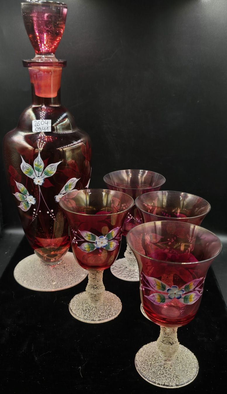 Caraffe: Karaffe aus satiniertem Glas mit Emaille Bemalung – Usato da Rorschacherberg venduto da snOOpydOg11