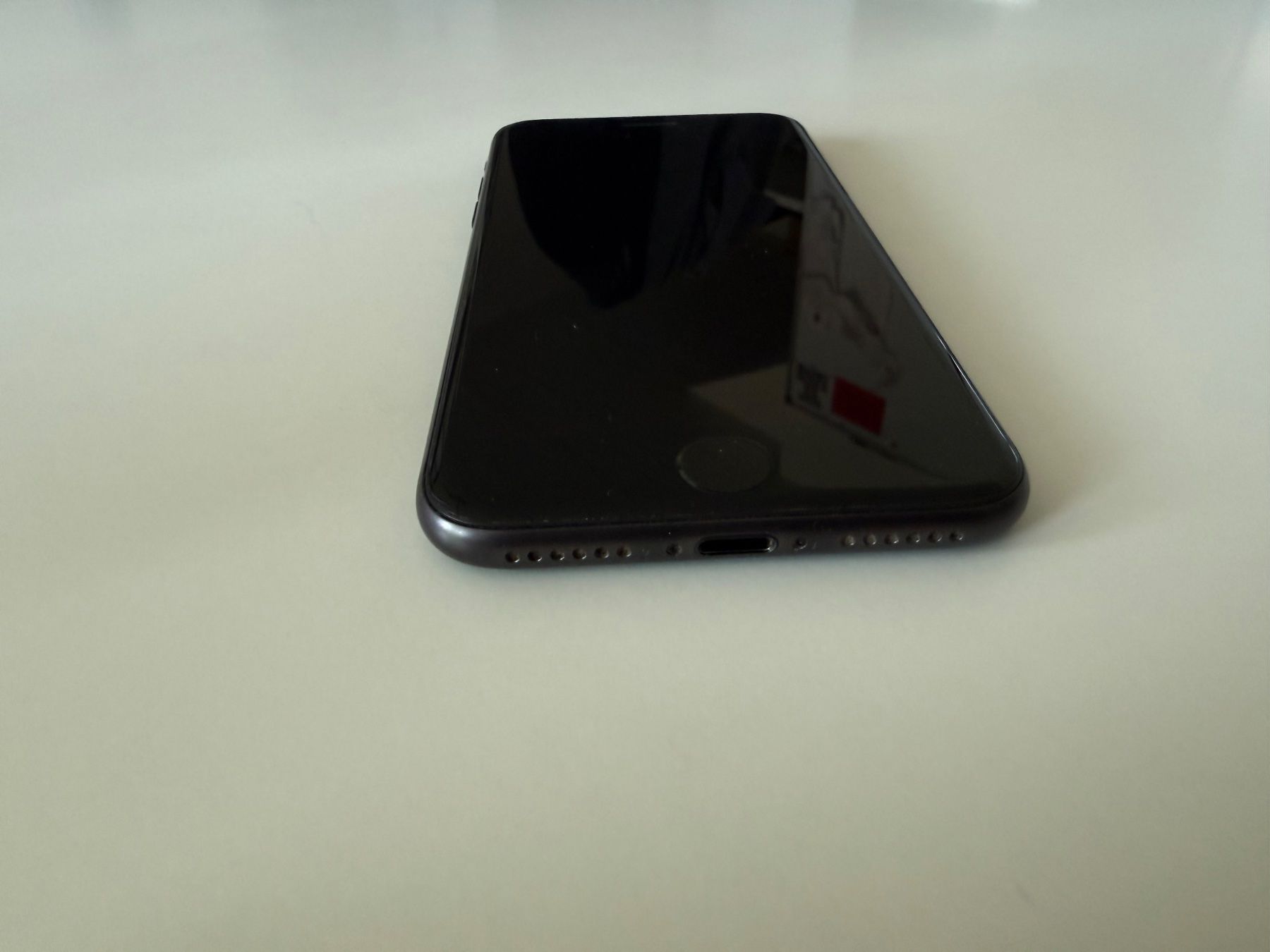 Apple Telefoni cellulari / Smartphones: iPhone 8 schwarz 64GB guter Zustand – Usato da Gachnang venduto da Recto118 6