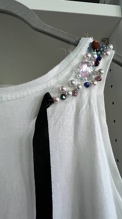 Top: Original Miu Miu Top mit Schmucksteinen – Usato da Zürich venduto da JustynaB 5