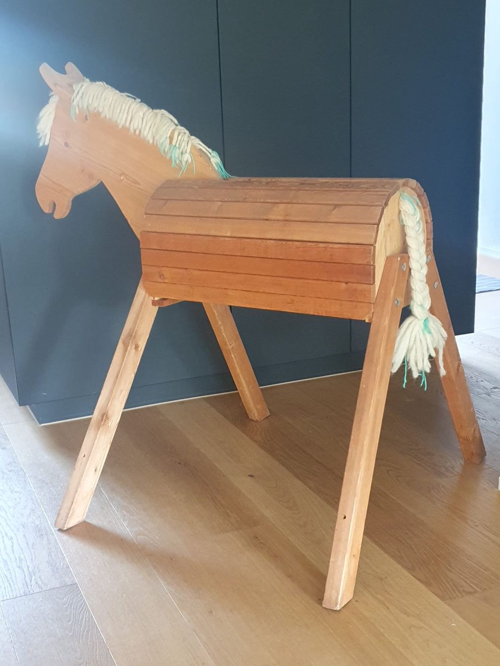 Jouets: Holz-Pferd – D'occasion à Zug par IvoMo 1