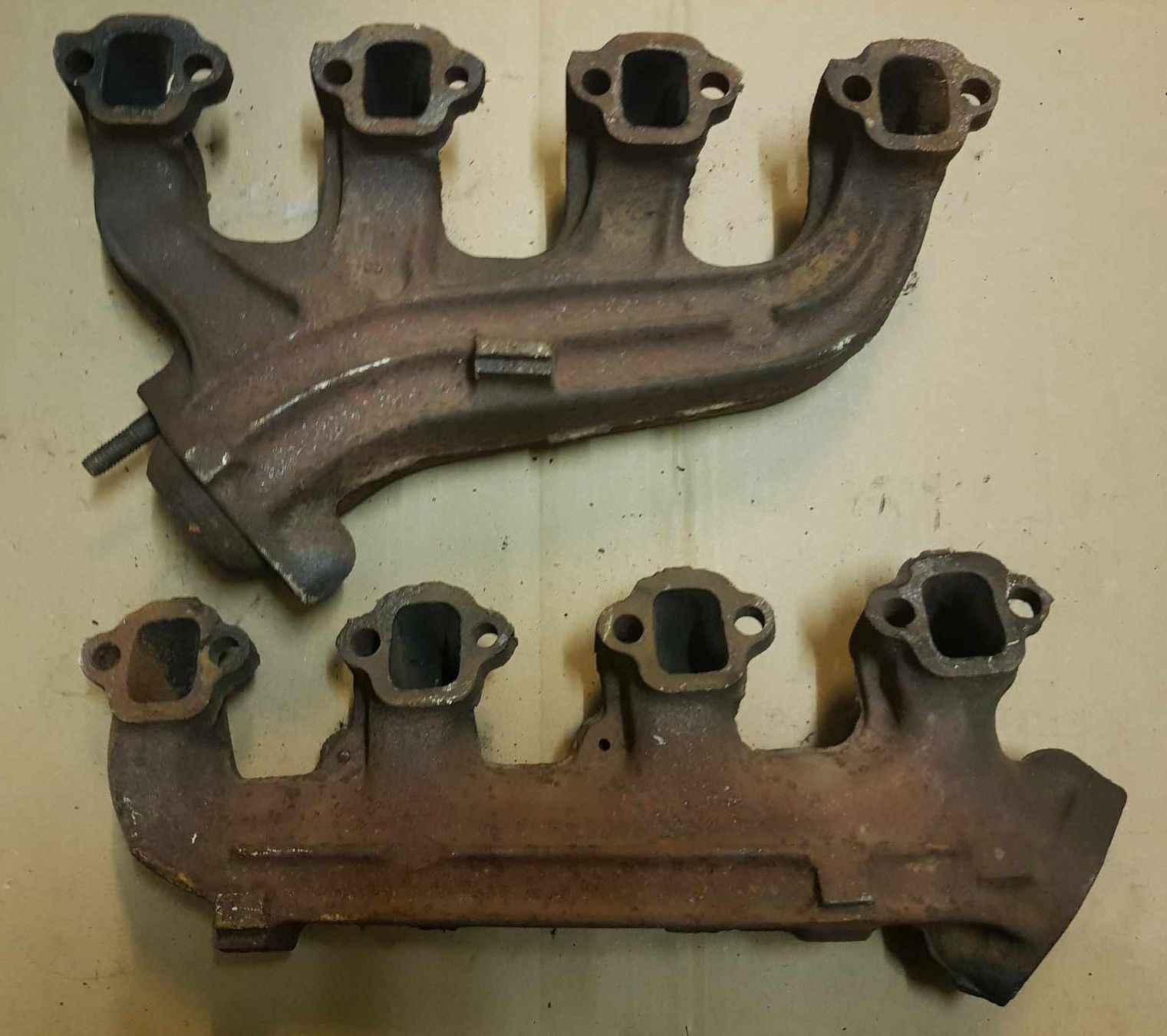 Ford Sistemi di scarico: Auspuffkollektore Ford – Usato da Niedergösgen venduto da usc_2h5n 1