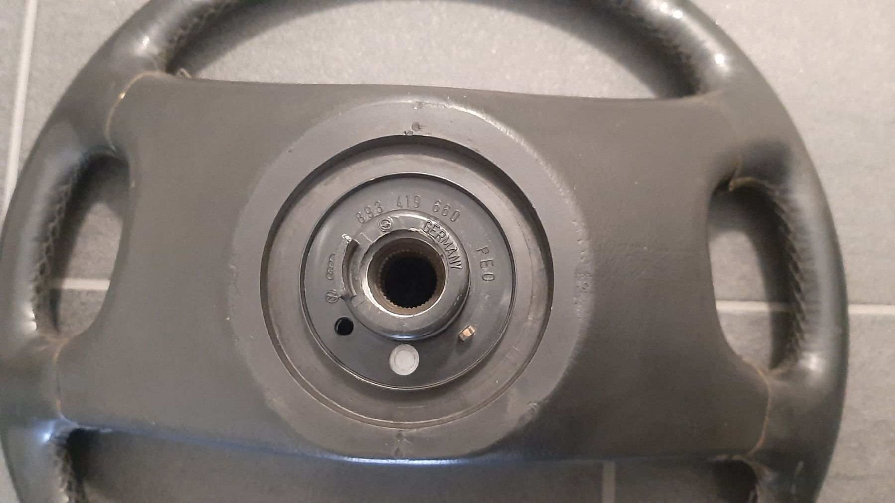 Audi Tutti pezzi di ricambio auto: Lenkrad Audi 80 90 100 B3 – Usato da Rothenthurm venduto da DS12A 1