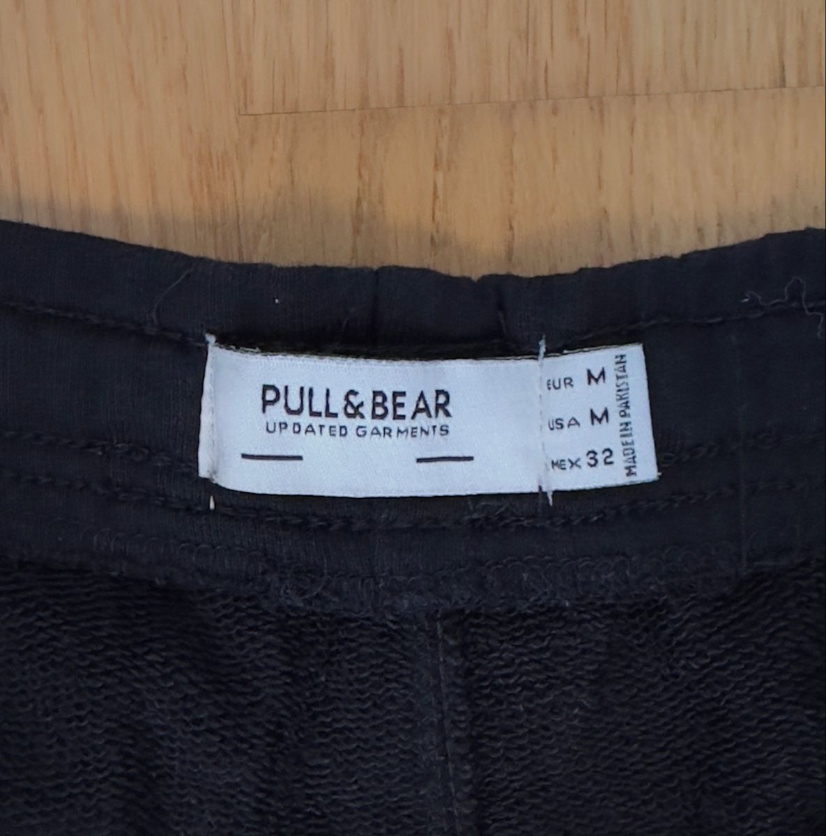 Pull&Bear Pantaloni: Pull & Bear Sweatshorts Black - Gr. M – Usato da Uster venduto da jul_5dvx 1