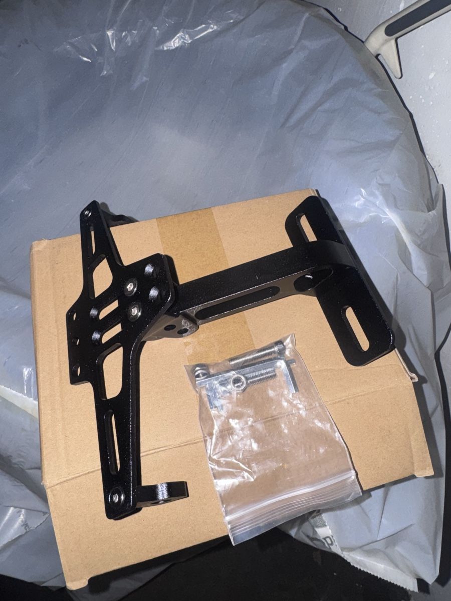 Tutti i ricambio per moto: Kennzeichenhalter – Nuovo e nell'imballaggio originale da Langnau am Albis venduto da ale_sc2y 1