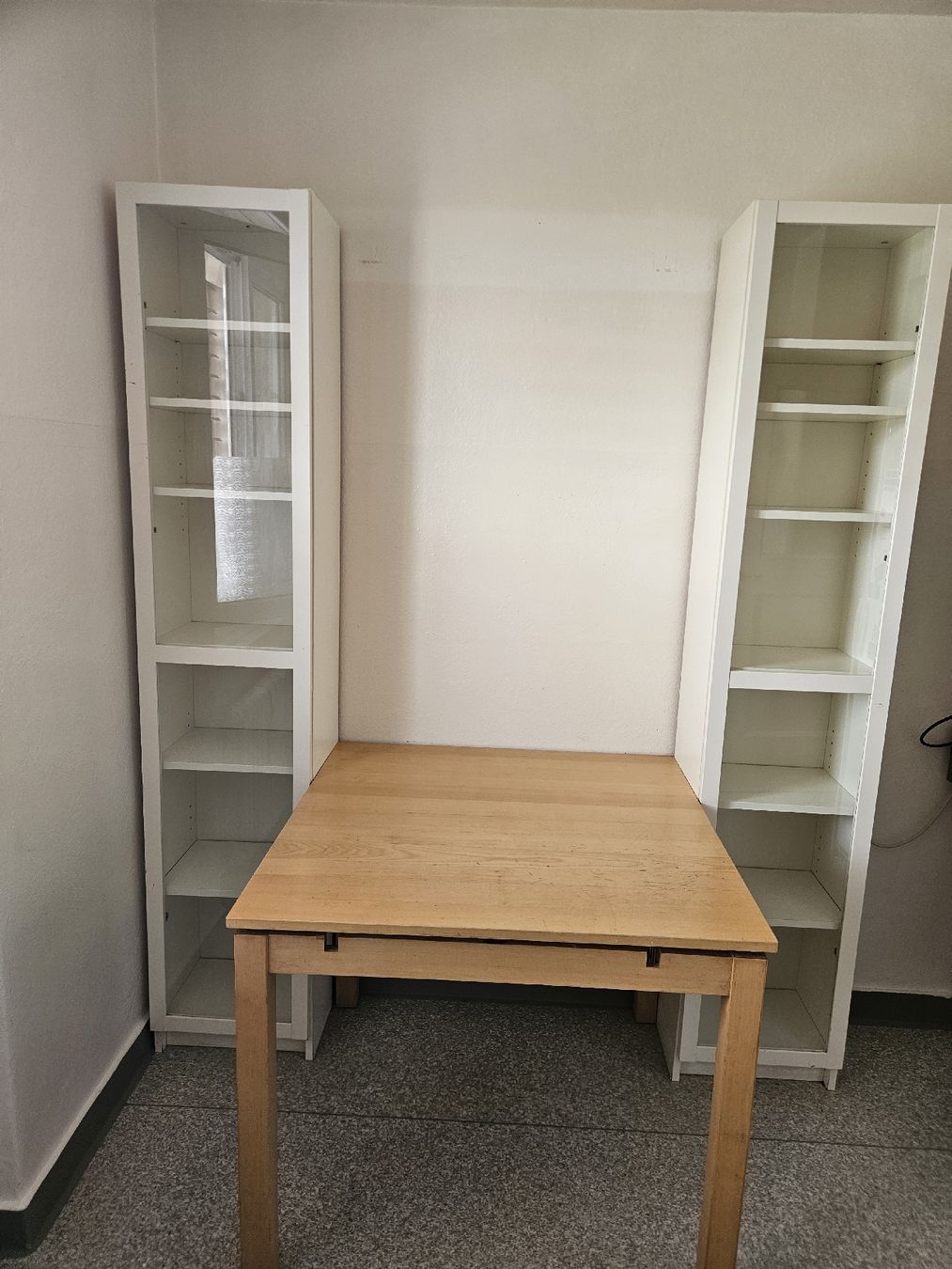 Ikea Vetrine: Ikea Billy Regale mit Glastüren – Usato da Zofingen venduto da AmelaG 1